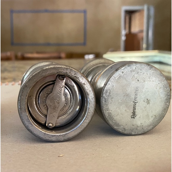 Raimond pewter salt and pepper grinder - Picture 3 of 3